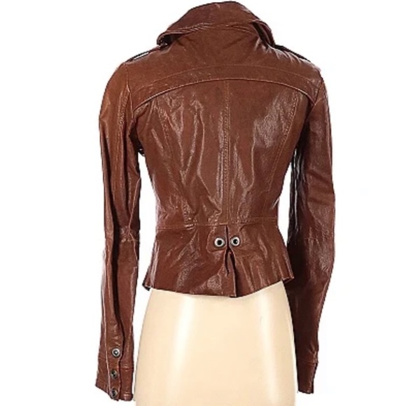 Like New Andrew Marc Leather Jacket size Medium - Picture 9 of 10